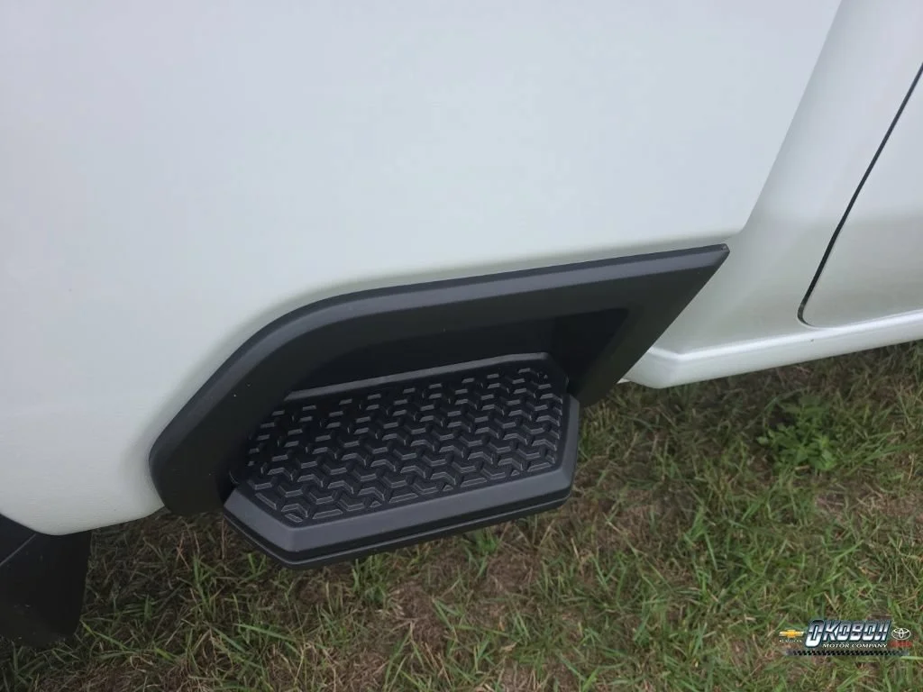 New 2026 Summit White Chevrolet LT image 9