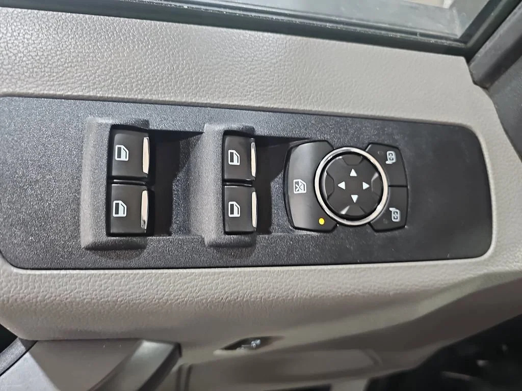 Used 2018 White Ford XLT image 32