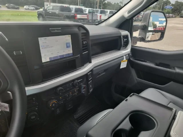 New 2026 Oxford White Ford XL image 23