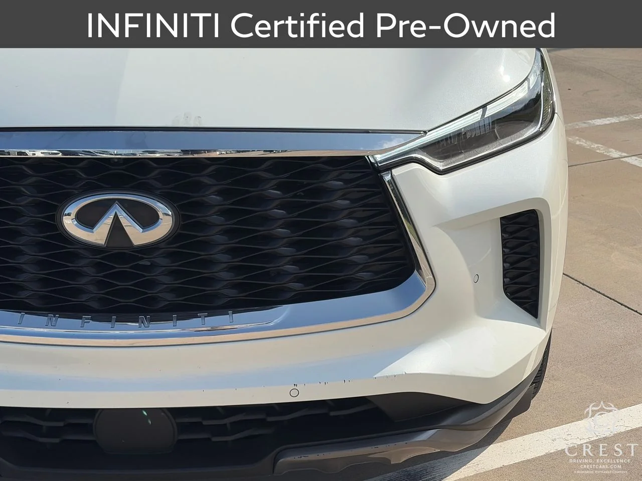 Certified Used 2025 Majestic White Black Obsid INFINITI AUTOGRAPH image 4