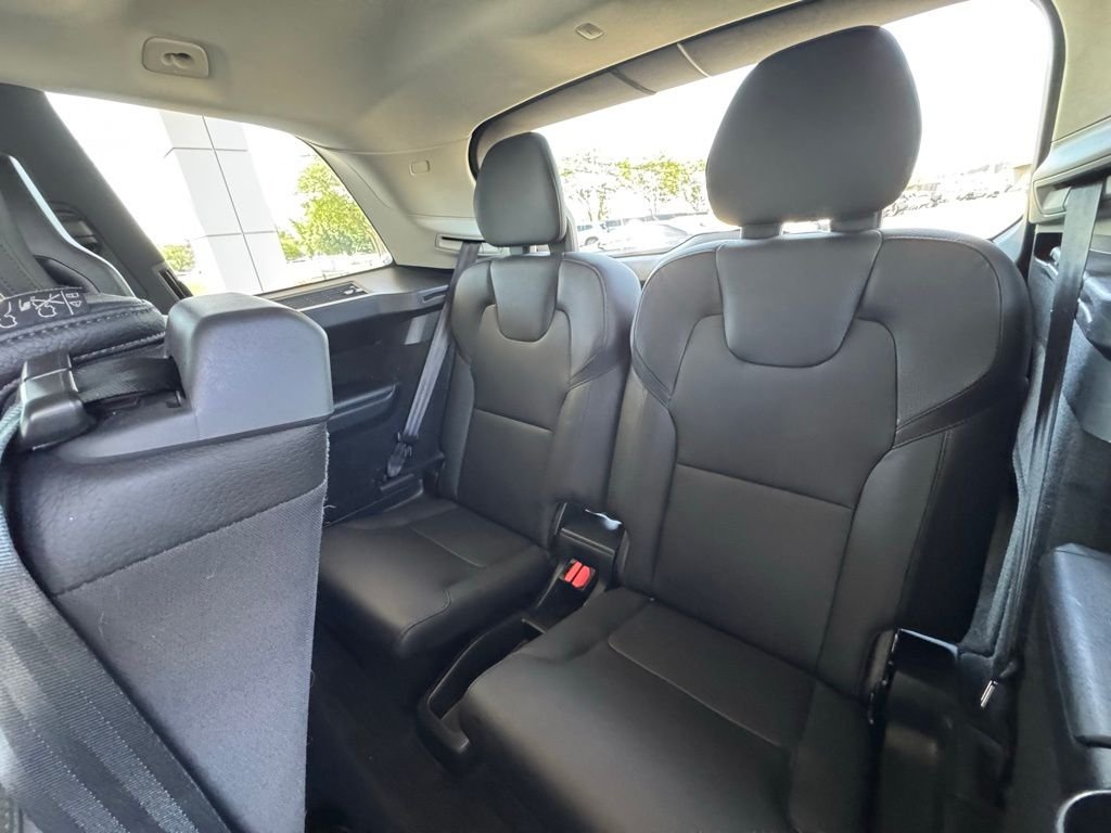 Used 2021  Volvo T6 Momentum image 21