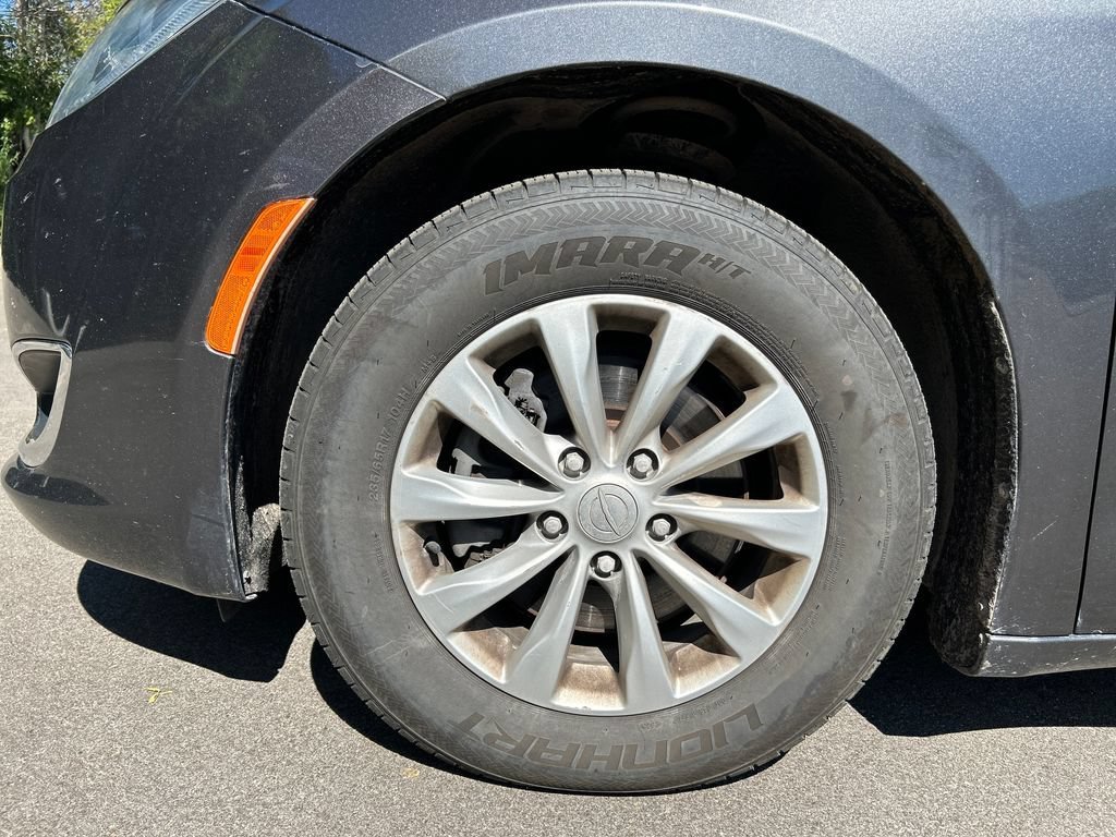 2019 Chrysler Pacifica Touring L - Photo 9