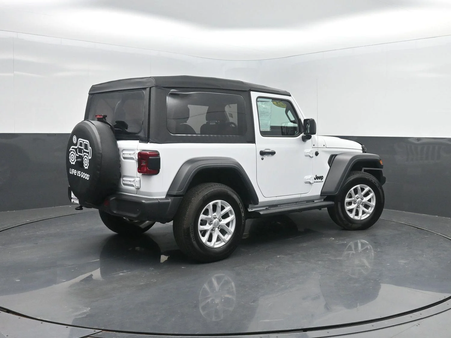 2023 Jeep Wrangler Sport S's photo