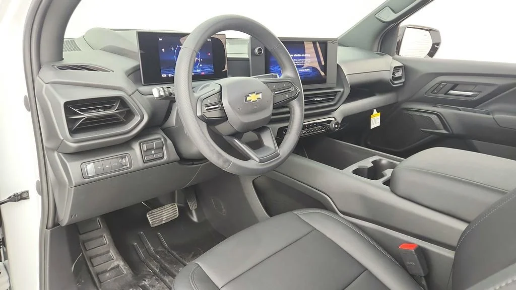 New 2024 Summit White Chevrolet Work Truck image 18