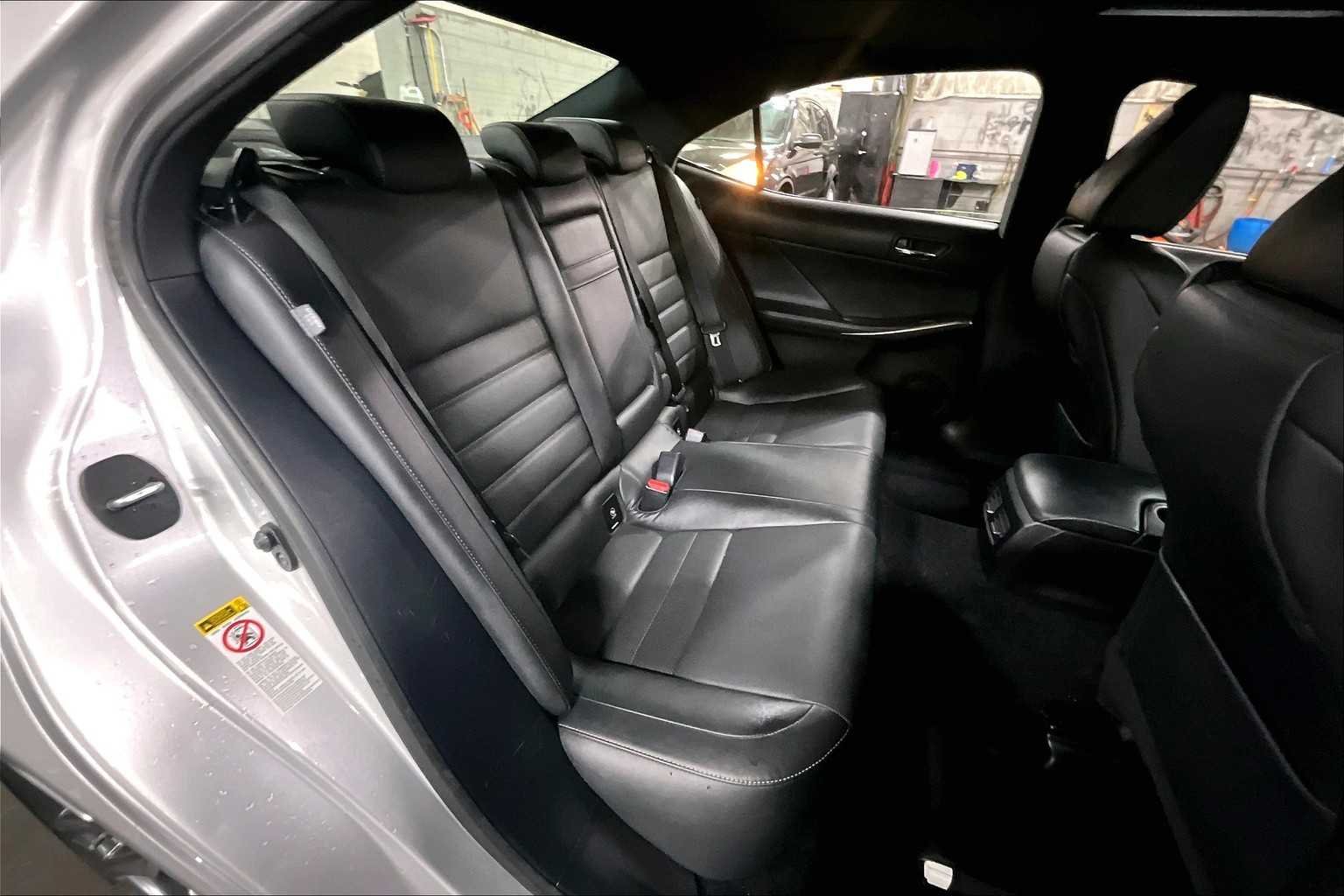 Used 2014 Silver Lining Metallic Lexus  image 19