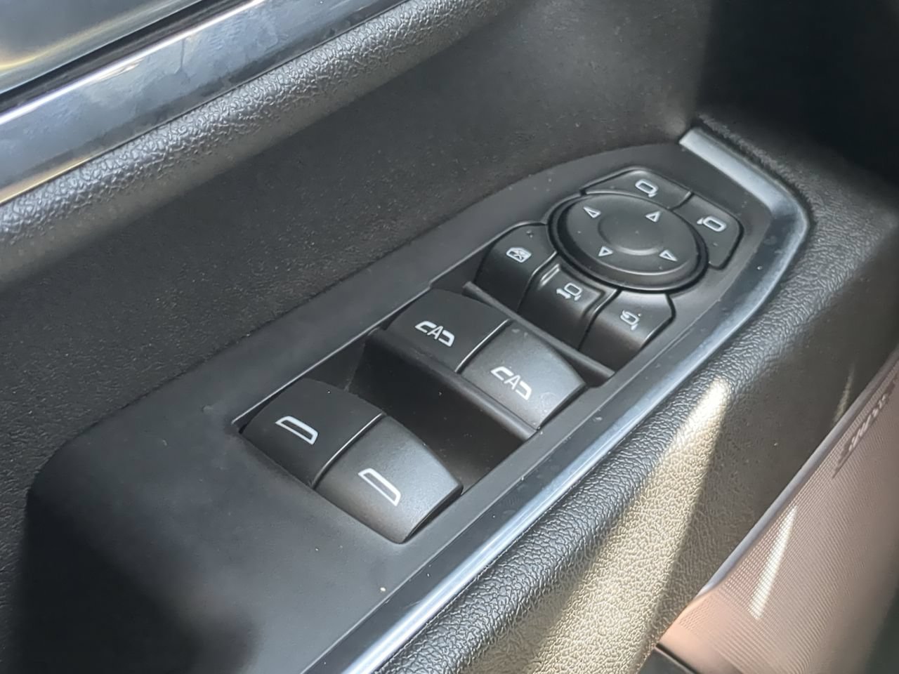 Used 2024 Sterling Gray Metallic Chevrolet High Country image 21