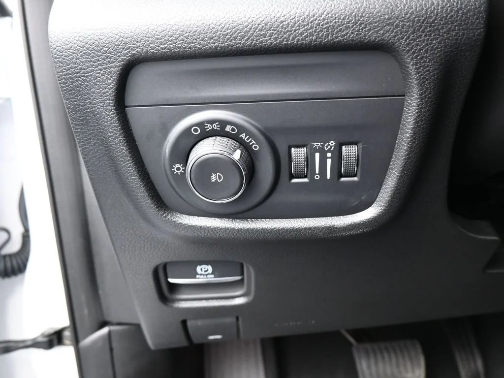 Used 2024 White Jeep Limited image 36