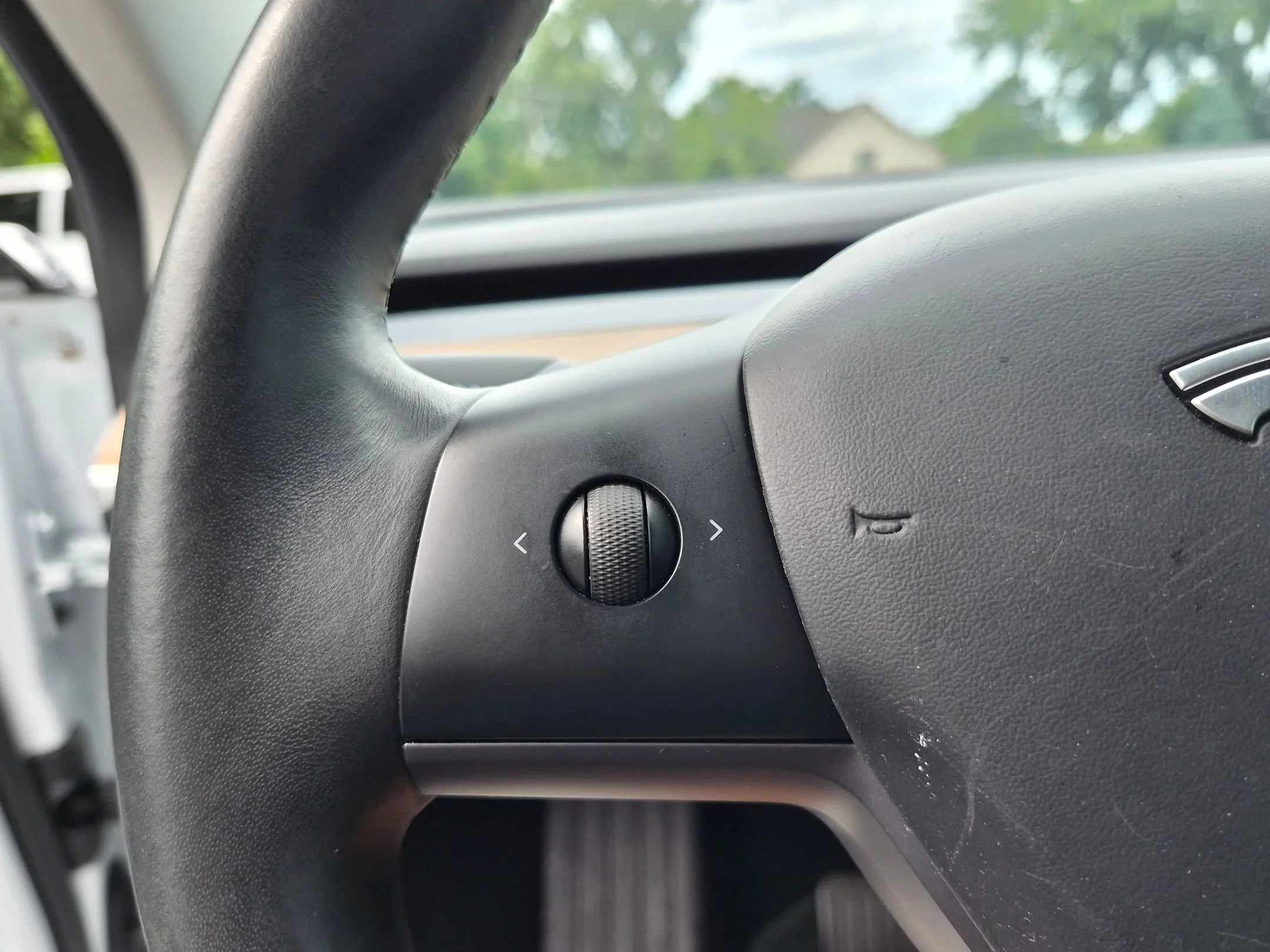 Used 2018 White Tesla Mid Range Battery image 14