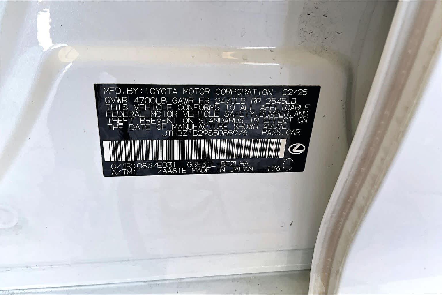 Used 2025 Ultra White Lexus F SPORT Design image 35