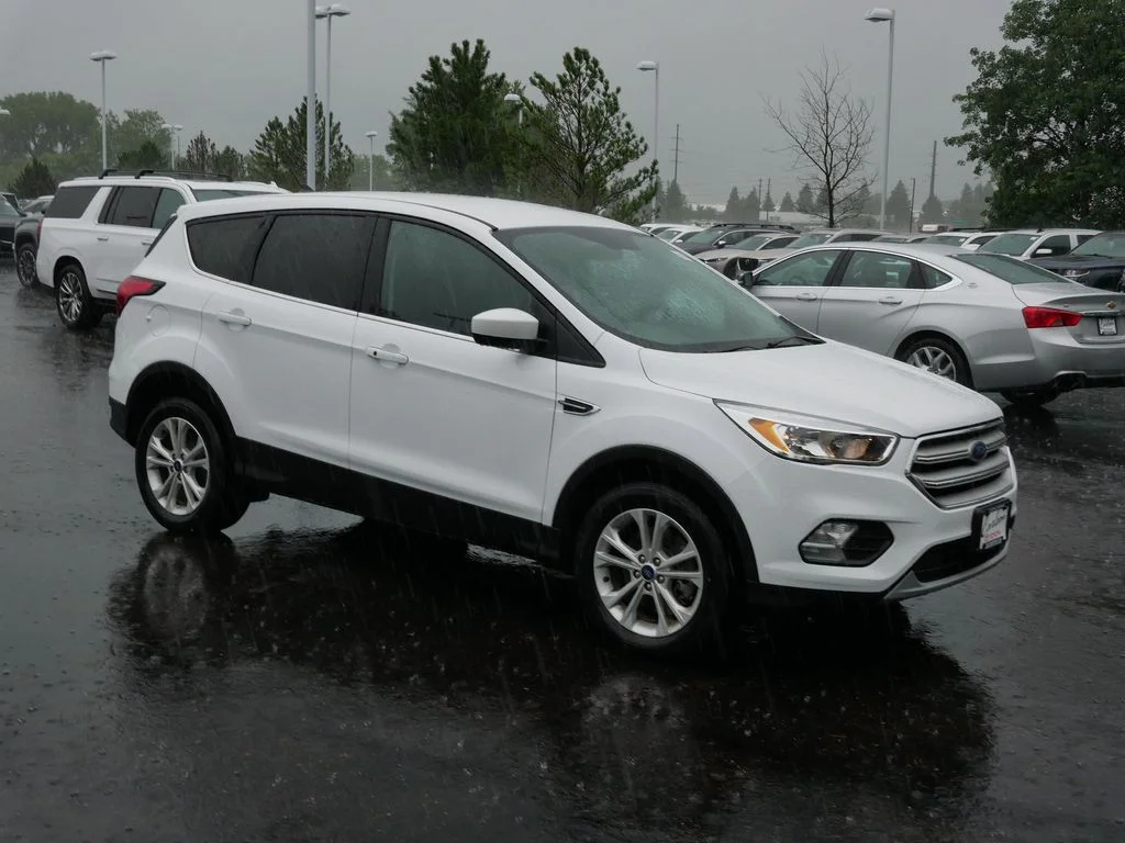 Used 2019 Ford Escape SE with VIN 1FMCU9GDXKUB31202 for sale in Minneapolis, Minnesota