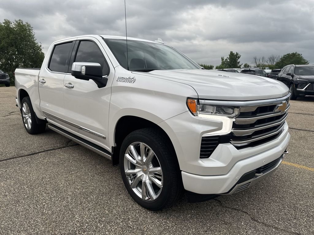 Certified Used 2023 Iridescent Pearl Tricoat Chevrolet High Country image 7