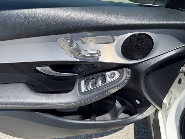 Used 2019 Polar White Mercedes-Benz GLC 300 image 24