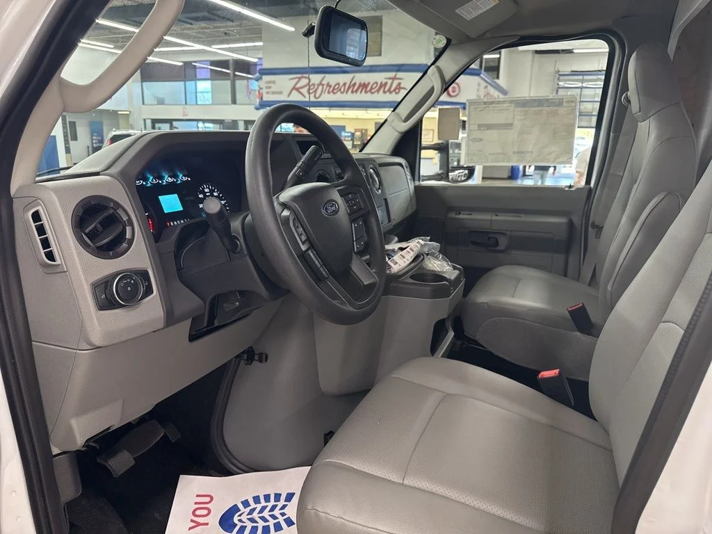 New 2025 Oxford White Ford E-350 SRW image 20