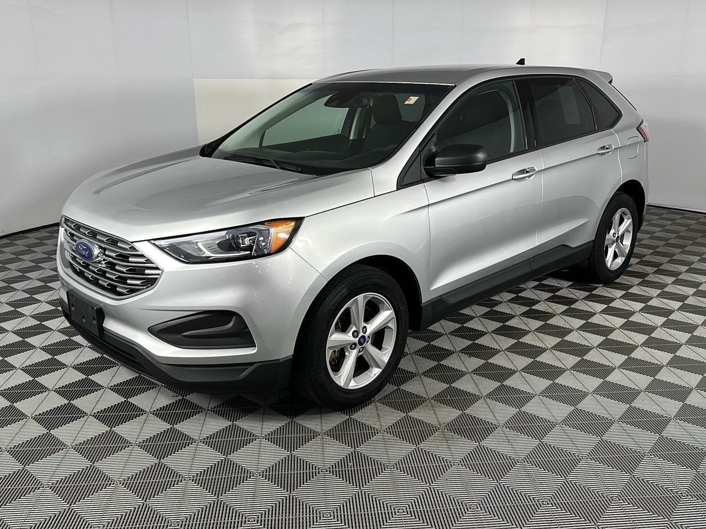 Used 2019 Ingot Silver Ford SE image 13