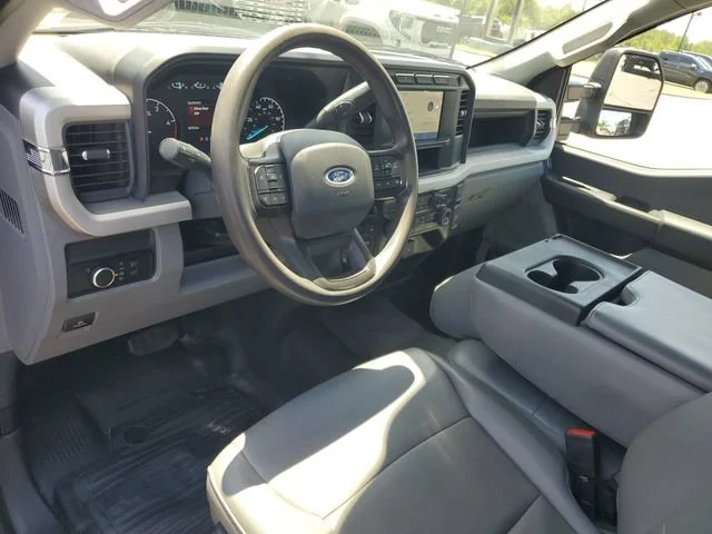 Used 2023 Stone Gray Ford XL image 6