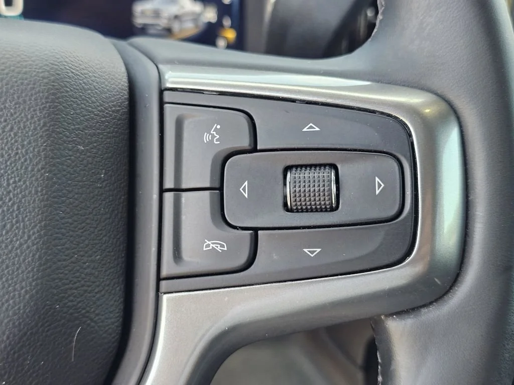 Used 2025 Cypress Gray Chevrolet LT image 21
