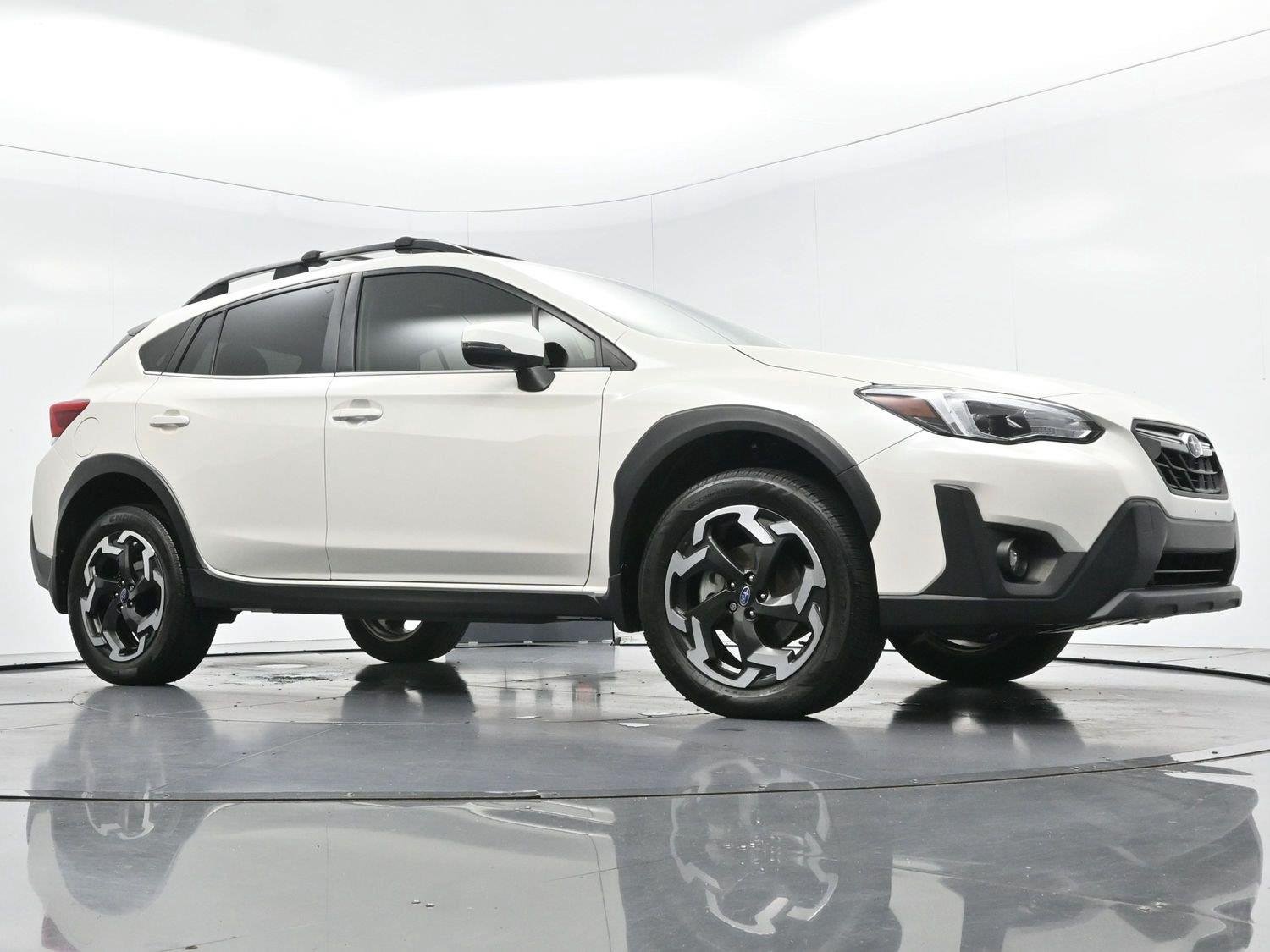 Used 2022 Crystal White Pearl Subaru Limited image 42