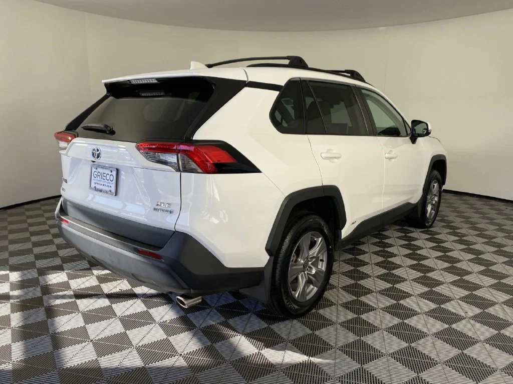 Used 2024 Ice Toyota XLE image 9