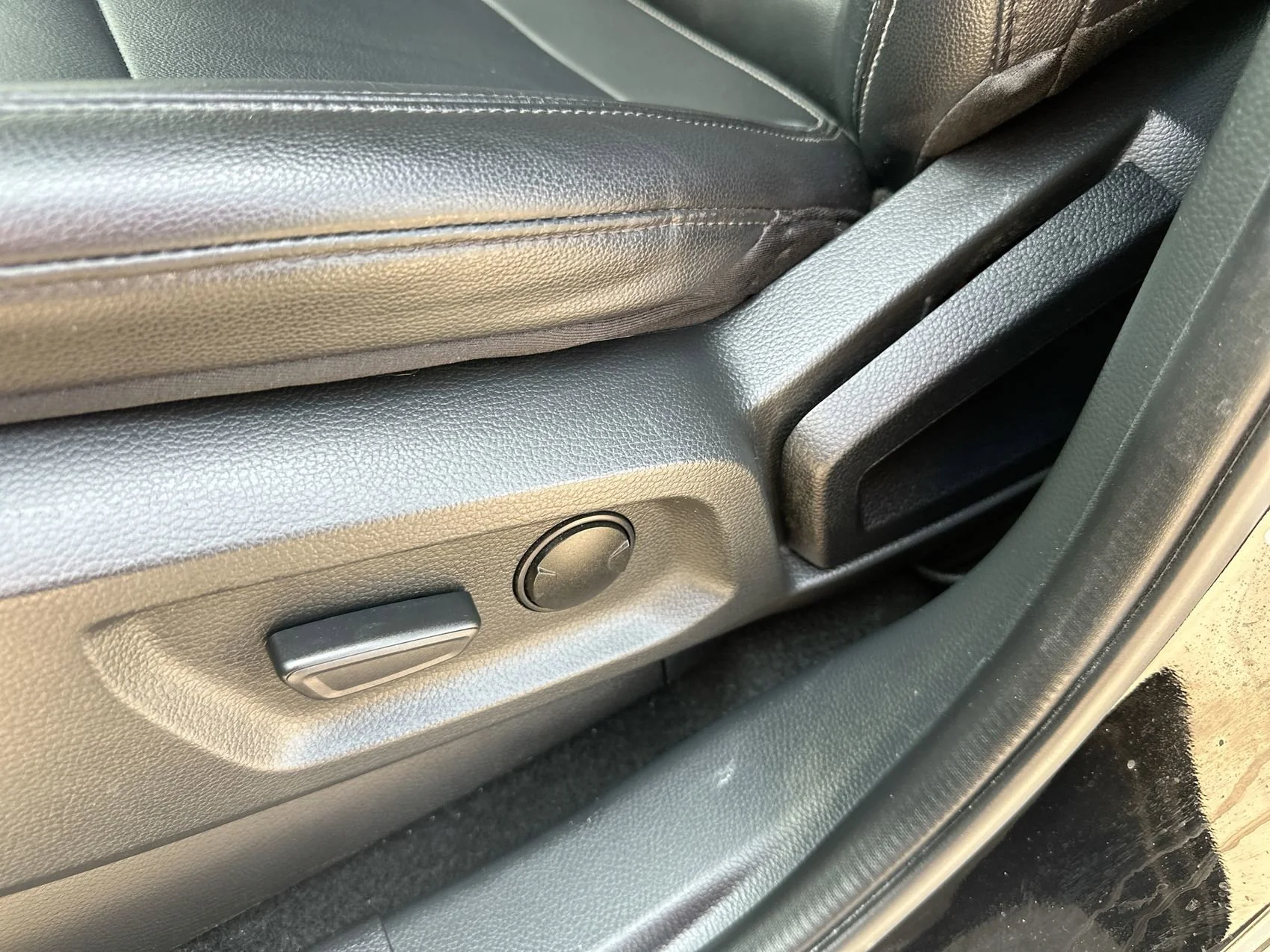 Used 2023 Shadow Black Ford Lariat image 12