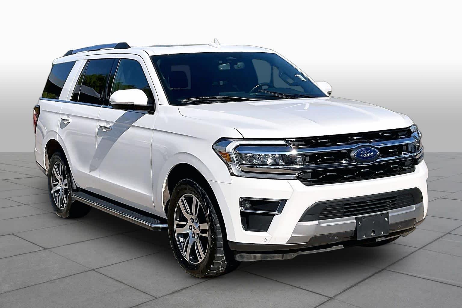 Used 2022 Star White Metallic Tri-Coat Ford Limited image 3