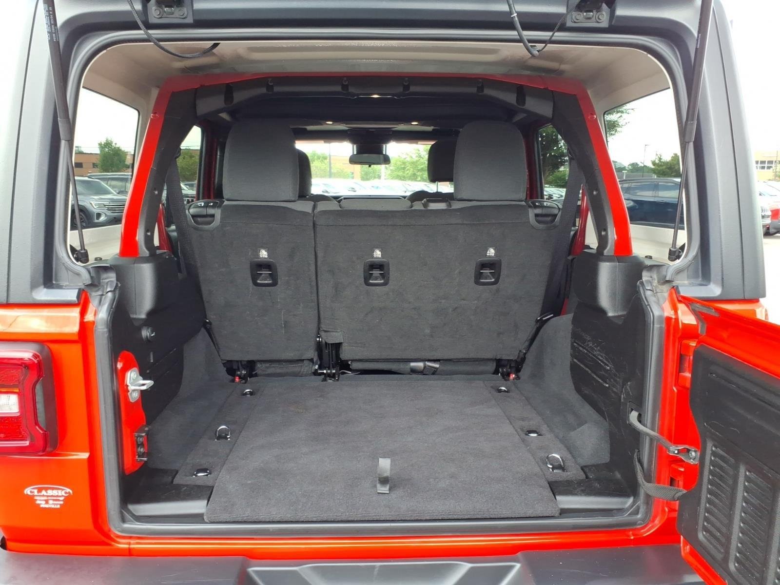 Used 2025 Firecracker Red Clearcoat Jeep Rubicon image 31