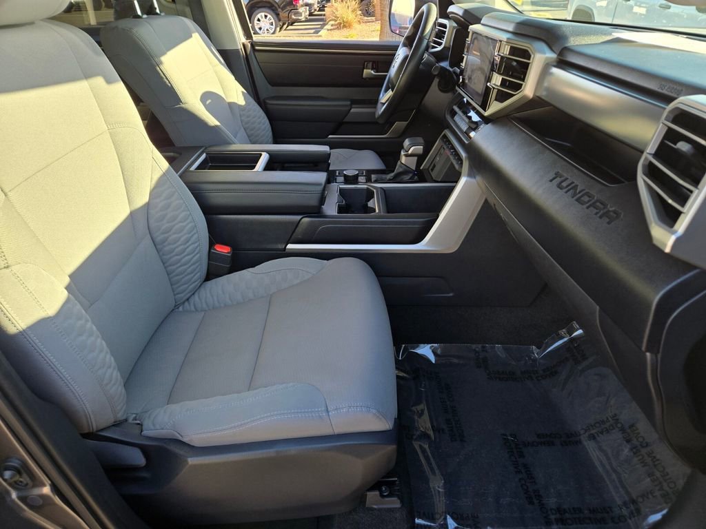 2024 Toyota Tundra SR5 - Photo 15