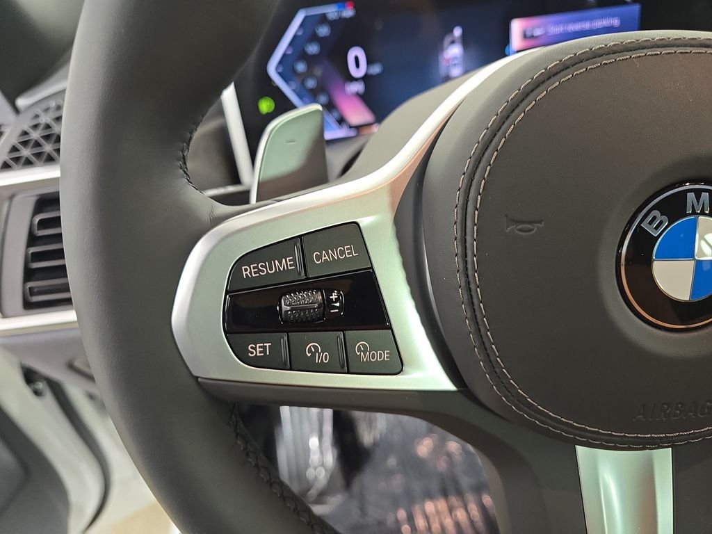 New 2026 Mineral White Metallic BMW xDrive40i image 17