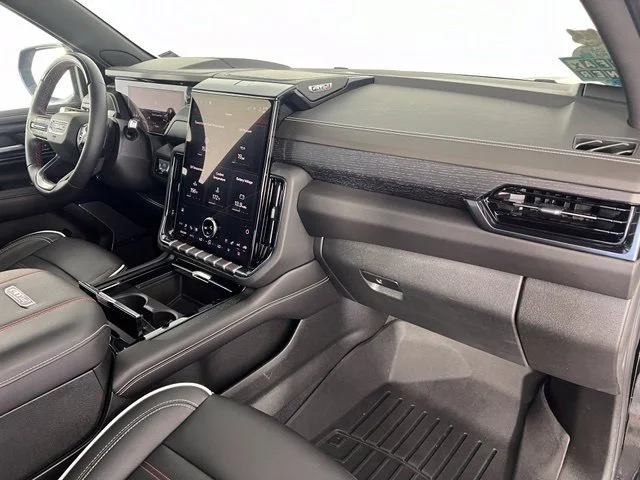 2025 GMC Yukon AT4 Ultimate - Photo 43