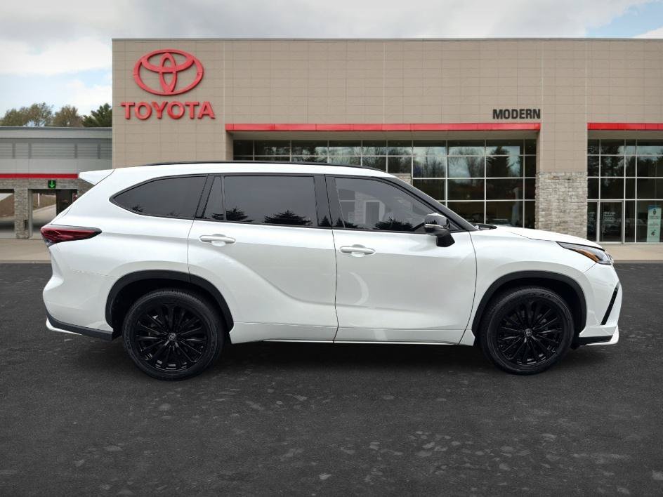 Used 2023 Wind Chill Pearl Toyota XSE image 4