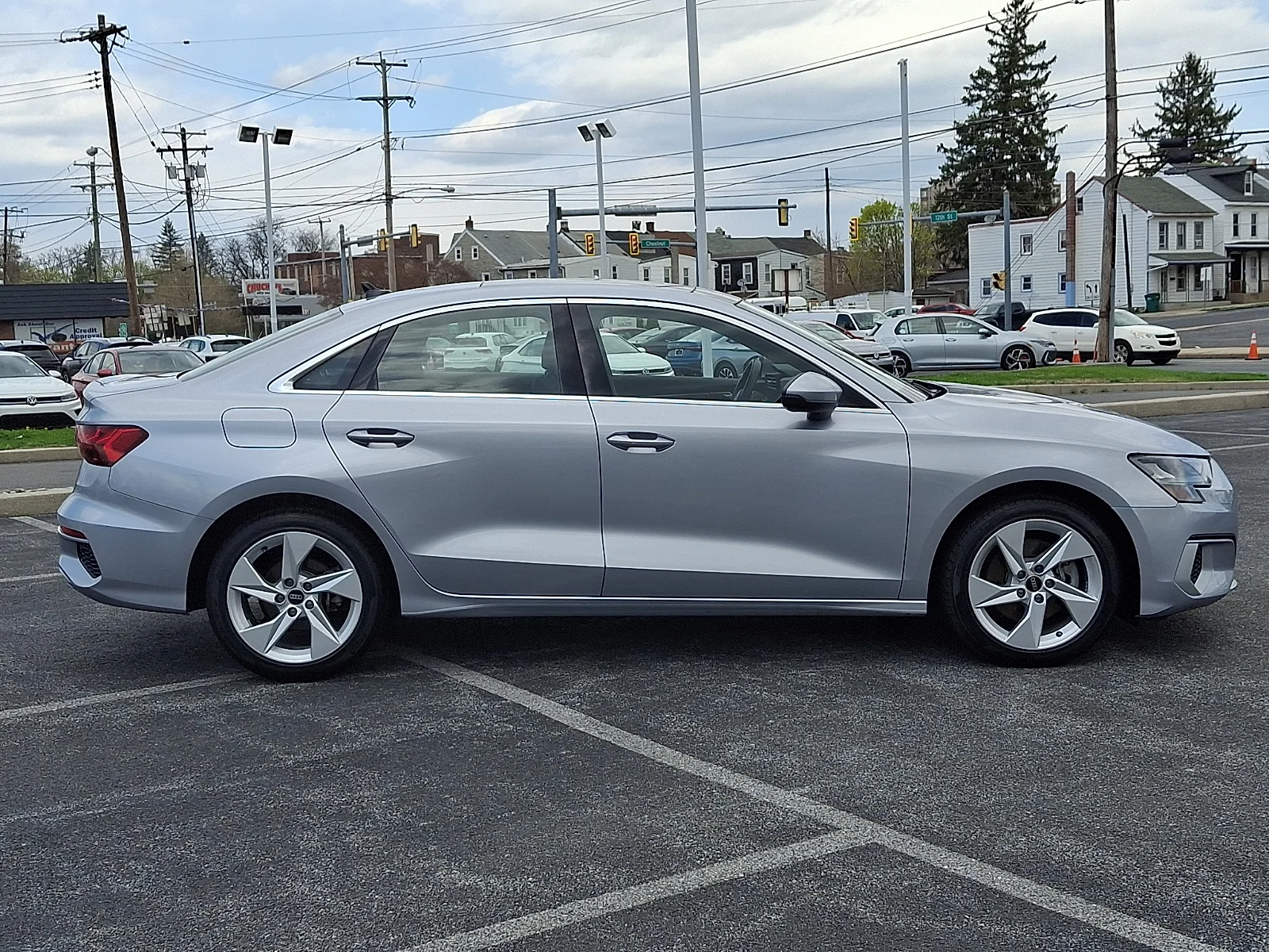 Used 2022 Florett Silver Metallic - L5L5 Audi Premium 40 TFSI Front-Wheel Drive S tronic image 8