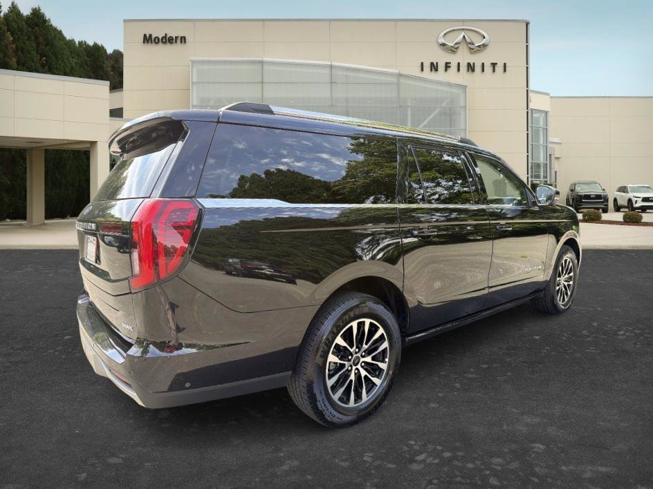 Used 2025 Black Metallic Ford Platinum image 6