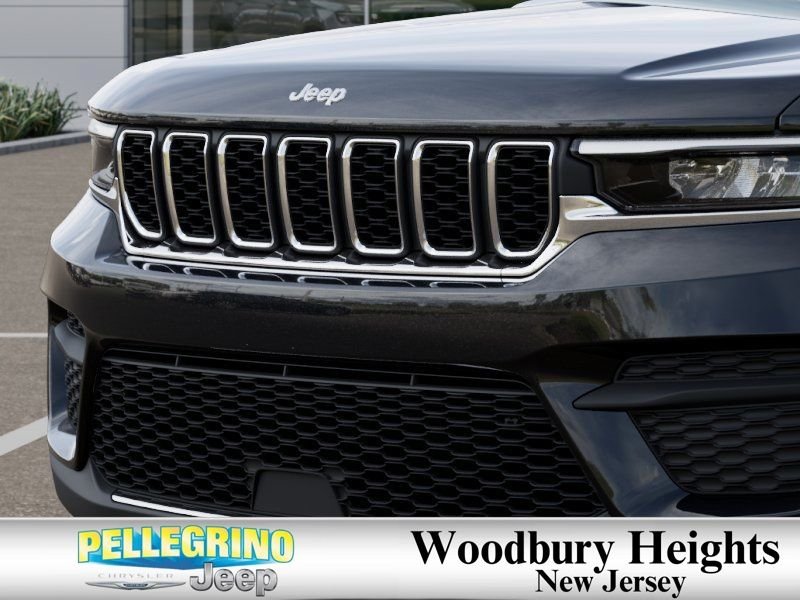 New 2026 Diamond Black Crystal Pearl-Coat Exterior Paint Jeep Laredo X image 11