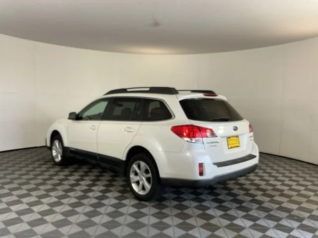 Used 2013 White Subaru 2.5i Premium image 7