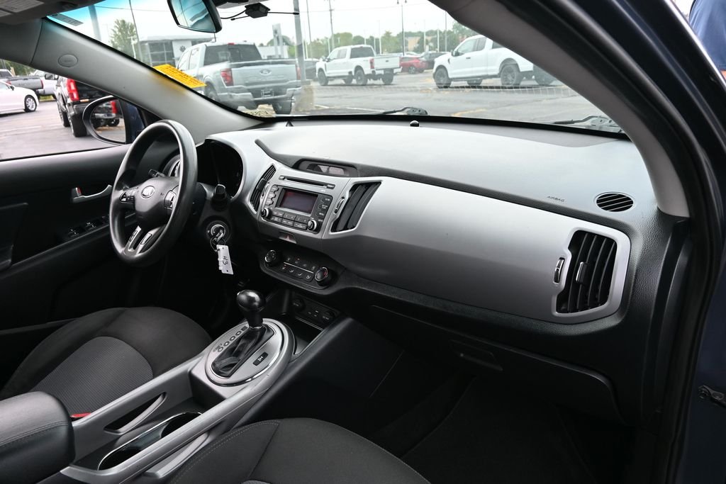 Used 2016 Twilight Blue Kia LX image 19