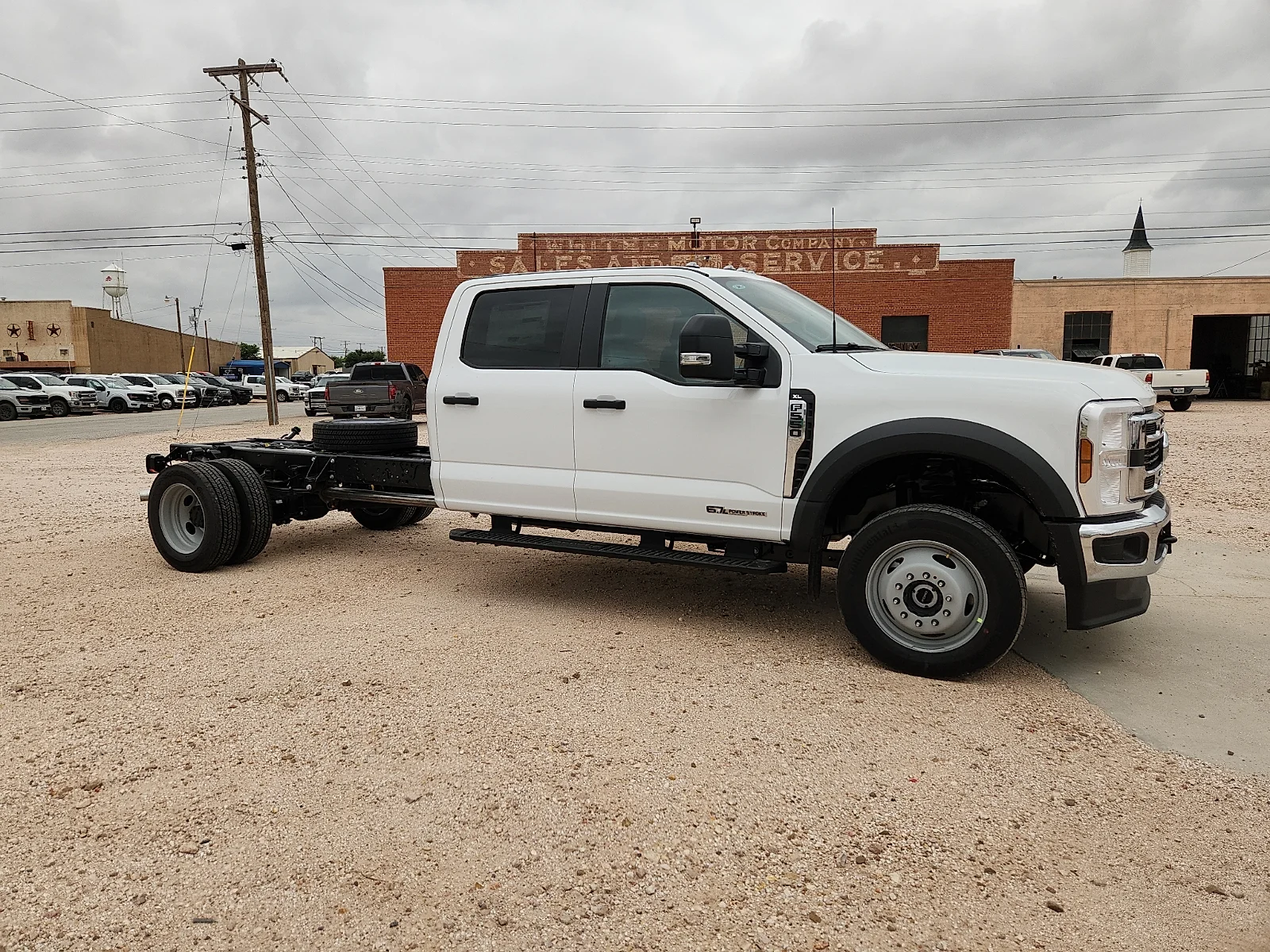New 2026 Oxford White Ford XL image 8