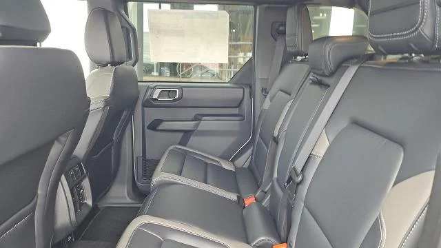 New 2025 Desert Sand Ford Outer Banks 4WD image 26