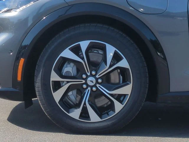 Used 2023 Gray Ford Premium image 17