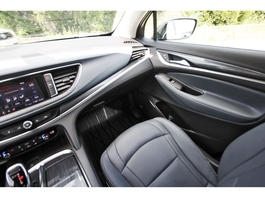 Used 2021 Black Buick Essence image 12