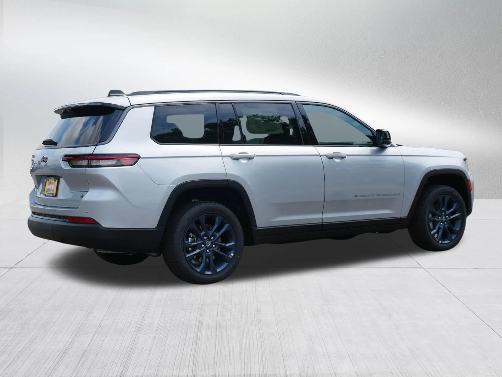 New 2026 Silver Zynith Exterior Paint Jeep 85th Anniversary Edition image 7