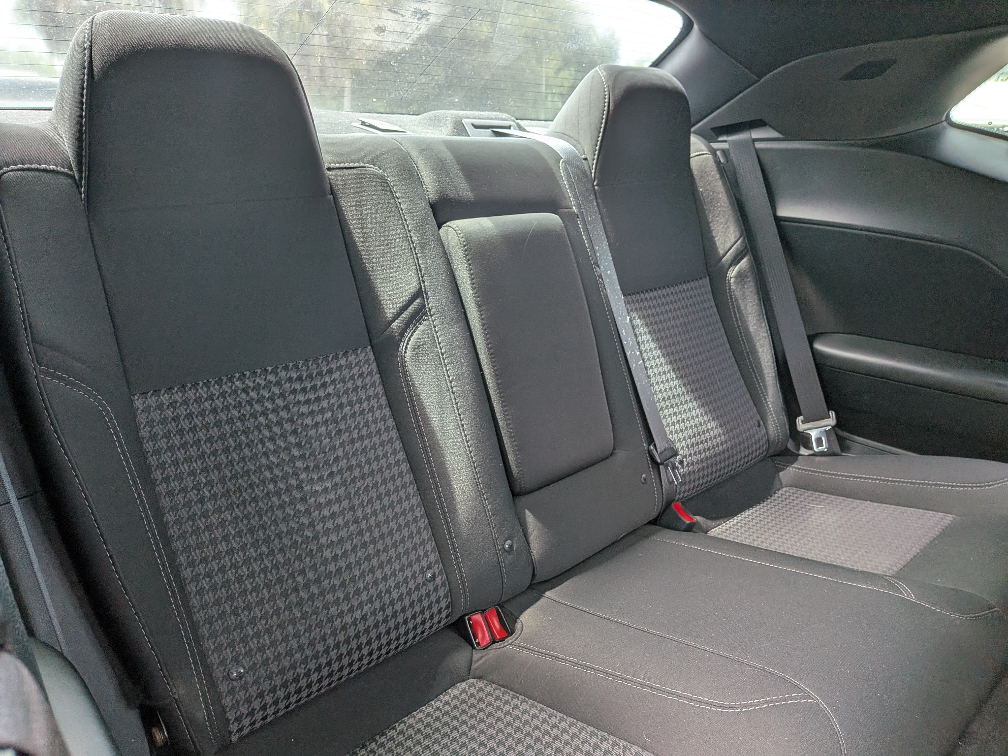 Used 2016 Pitch Black Clearcoat Dodge SXT image 13