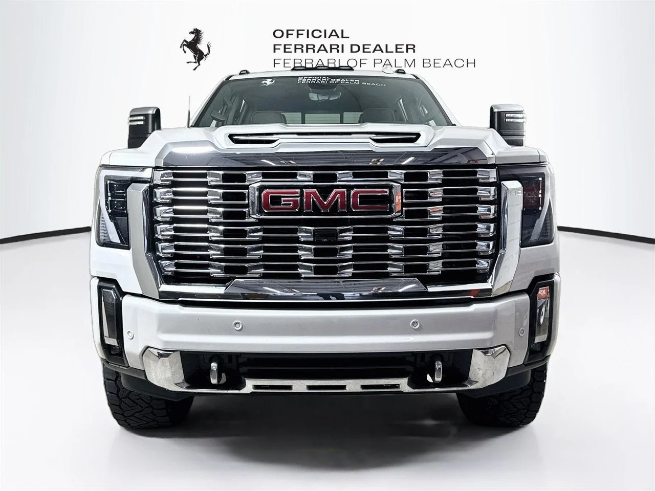 Used 2024 White Frost Tricoat GMC Denali image 2