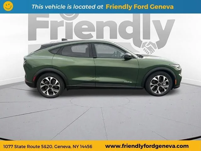 Used 2024 Eruption Green Metallic Ford Select image 4