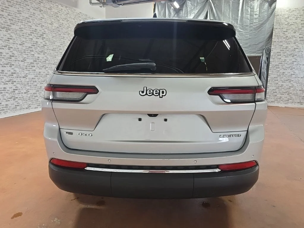 Used 2021 Silver Zynith Jeep Limited image 5