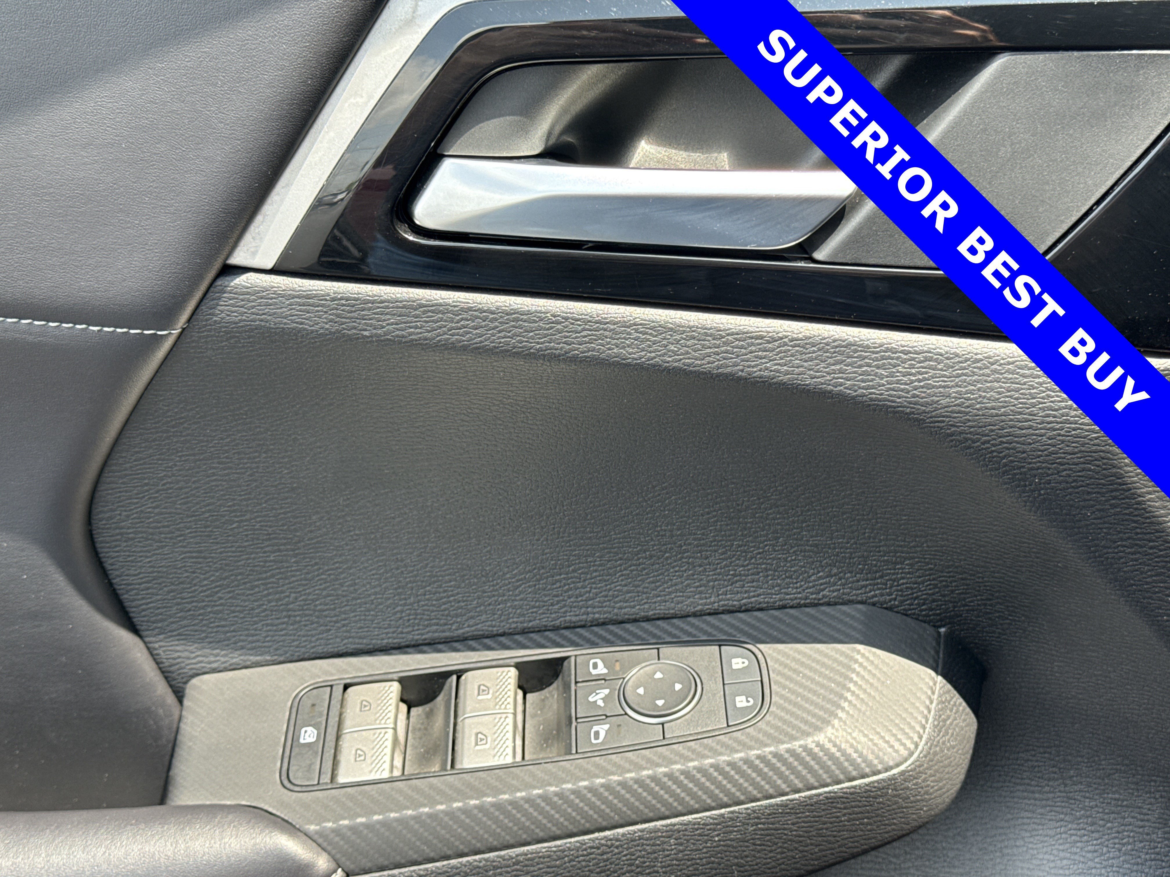 Used 2023 Red Diamond Mitsubishi SE image 18