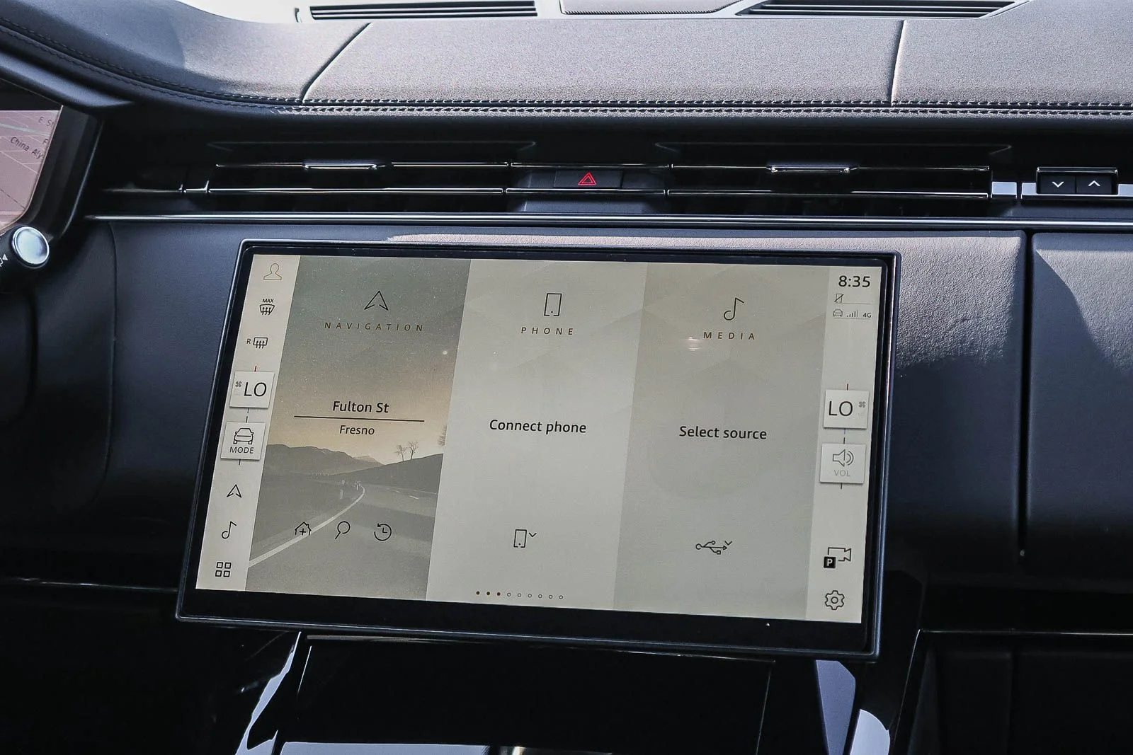 New 2026 Santorini Black Land Rover Dynamic SE image 25
