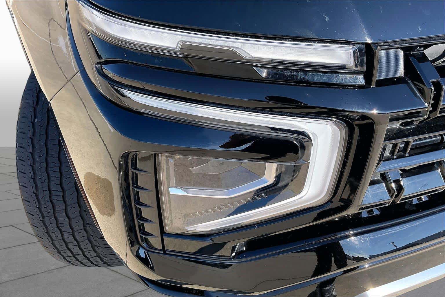 Used 2025 Black Chevrolet Z71 image 26
