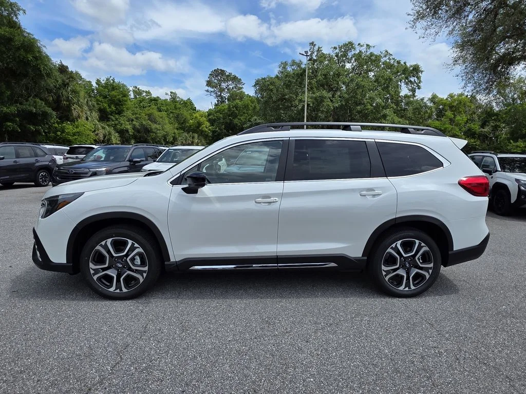 New 2026 CRYSTAL WHITE PEARL Subaru Limited 7-Passenger image 5