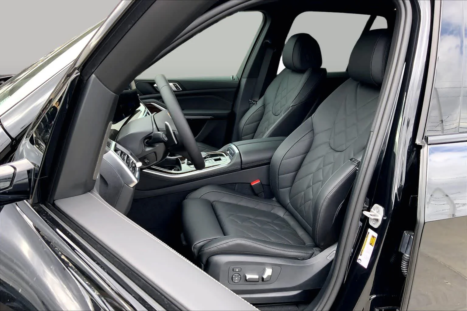 New 2026 Black Sapphire Metallic BMW sDrive40i image 9