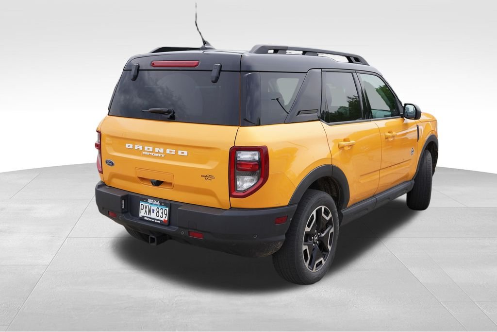Used 2022 Cyber Orange Metallic Tricoat Ford Outer Banks image 3