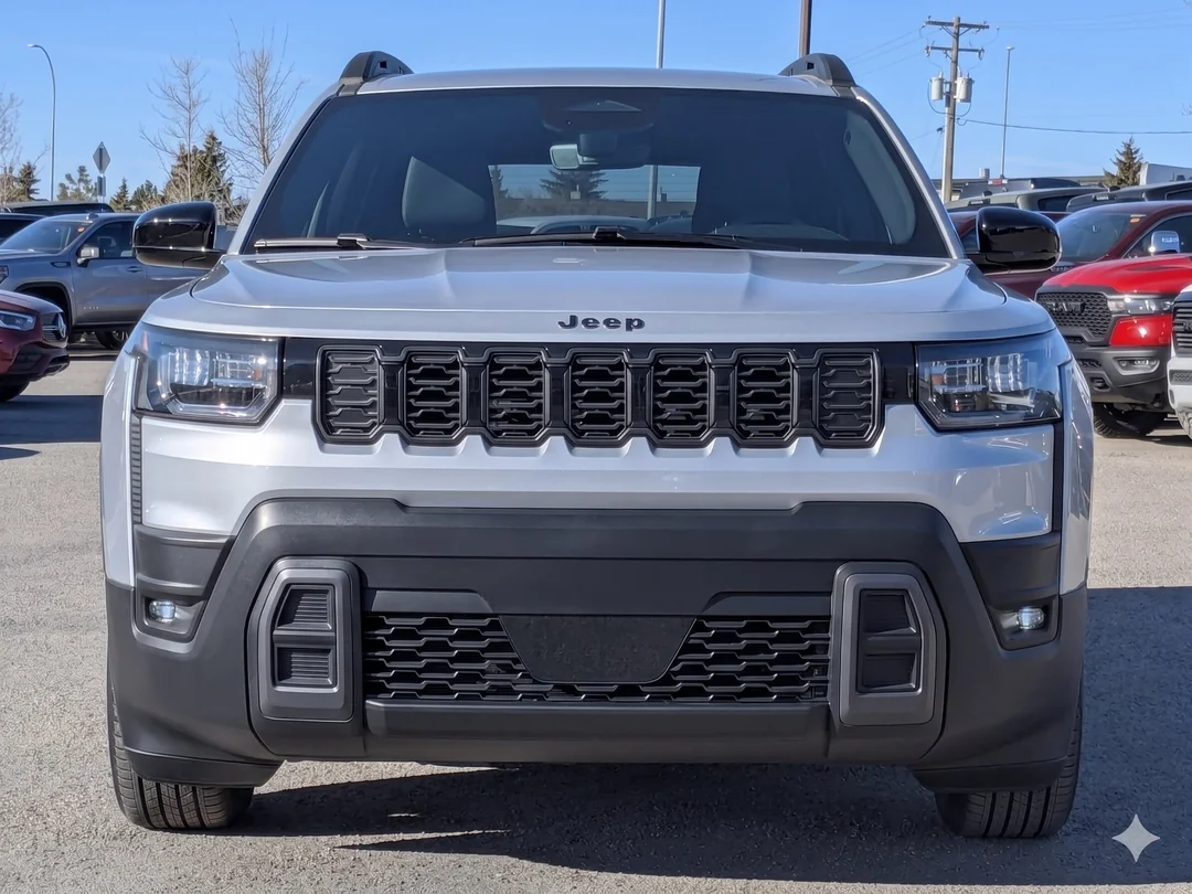 New 2026 Silver Jeep Laredo - - 4x4 - 1.6L Turbo Hybrid - Uconnect 5 w/ 12.3 Screen & More! image 3